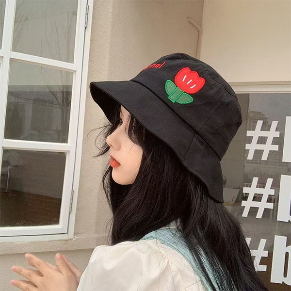 Fashionable bucket hat